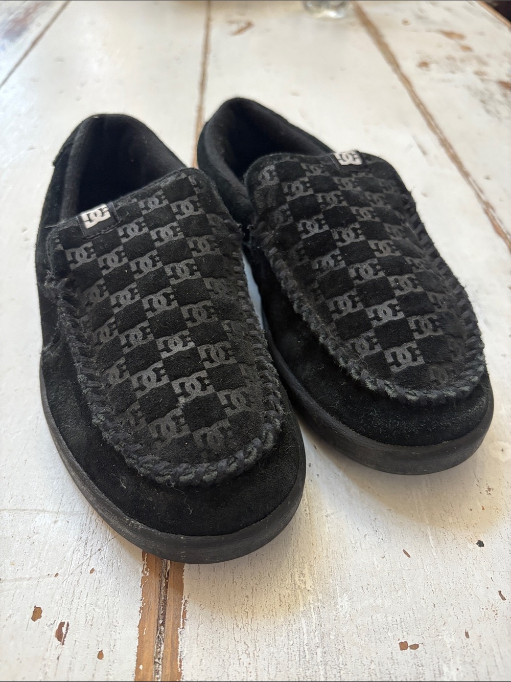 DC Black Logo-Pattern Slip-On Moccasins boys size 4
